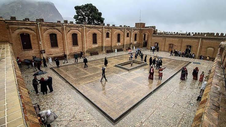 فلکالافلاک؛ از دژ تاریخی تا مقصد گردشگری فلکالافلاک؛ از دژ تاریخی تا مقصد گردشگری