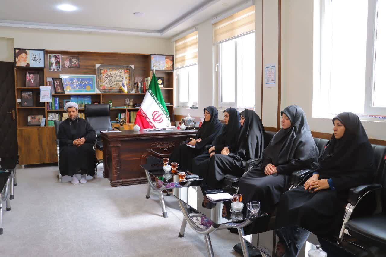بانوان در خط مقدم جهاد فرهنگی و کاهش آسیب‌های اجتماعی قرار دارند